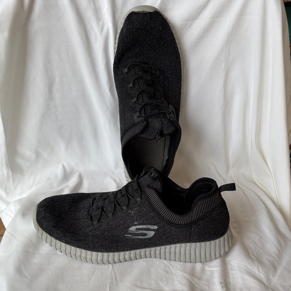 Skechers Men's Black and Gray Sneakers